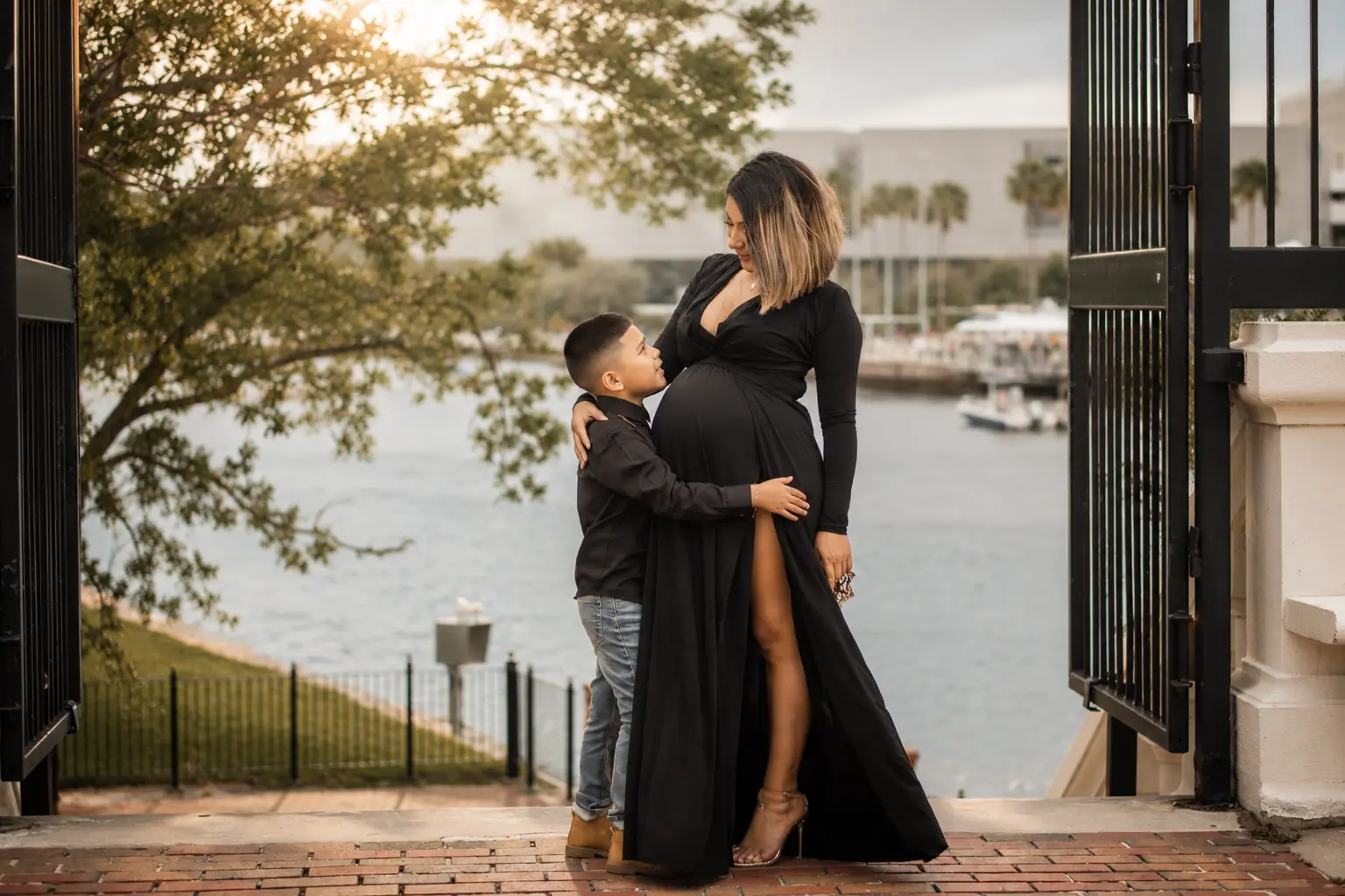 Arianna maternity — elegant milestone moment