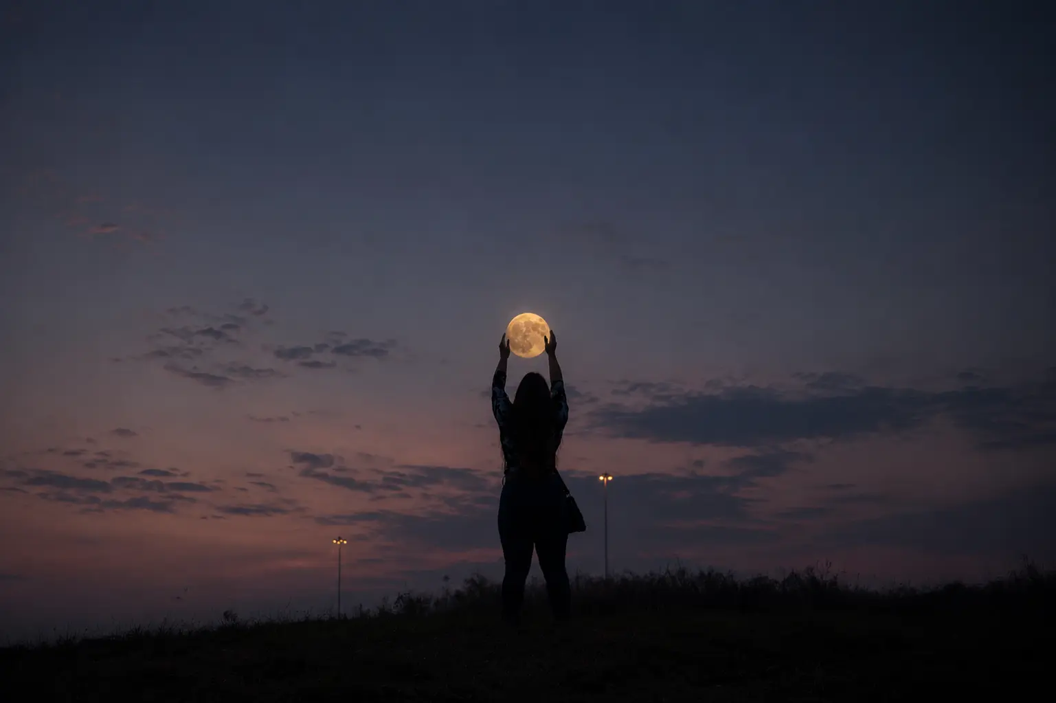 Kate — moon creative edit